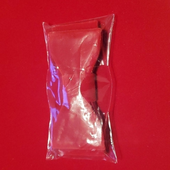 Estee Lauder Red Faux Velvet Makeup Cosmetic Case NWOT - Picture 3 of 6